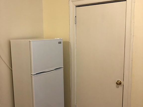 5th image of 1776 Bedford Ave APT B2