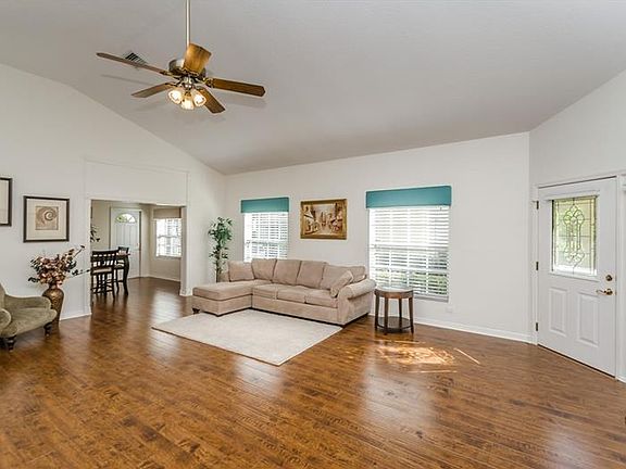 4th image of 1101 Royal Blvd