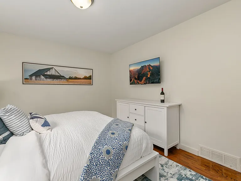 455 N Sherwood St — Photo 17
