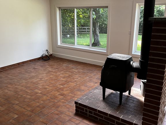 5th image of 1831 Eden Ln #1