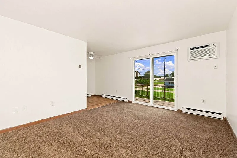 1 bed, 1.0 bath, $795 — Photo 3