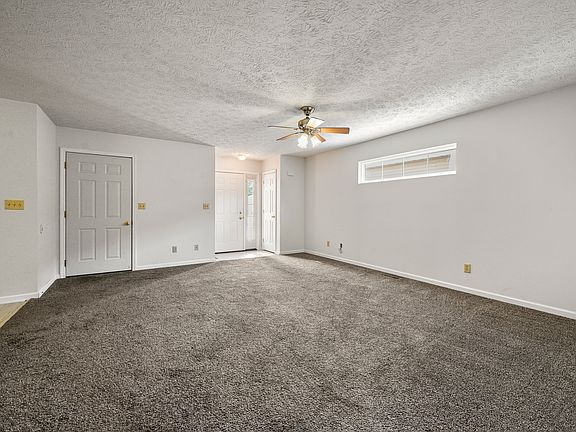 5th image of 802 W Gaston Dr