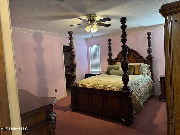 4th image of 4375 Redwood Cir
