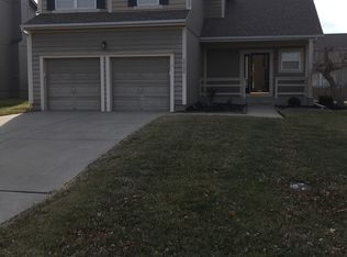 16188 S Stagecoach Dr, Olathe, KS 66062