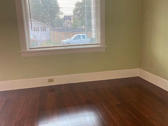 3rd image of 4111 32nd Ave #1