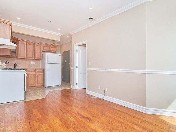 5th image of 75 W 118th St Floor 3
