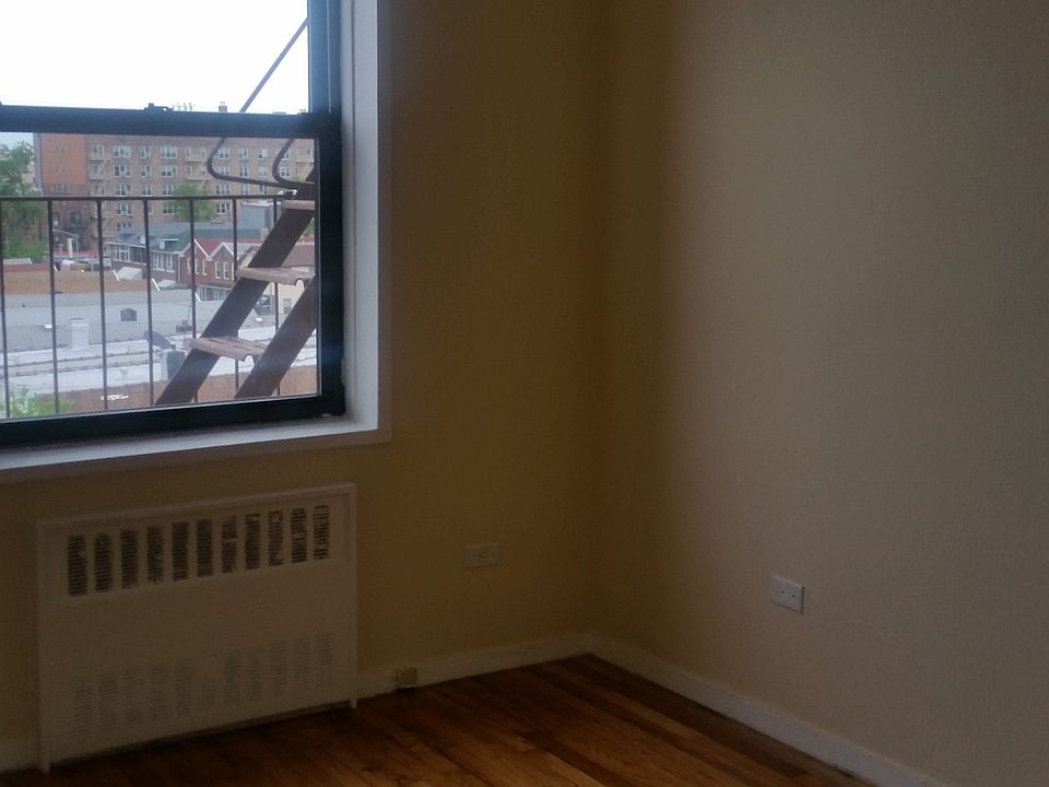 2nd image of 661 Banner Ave #K