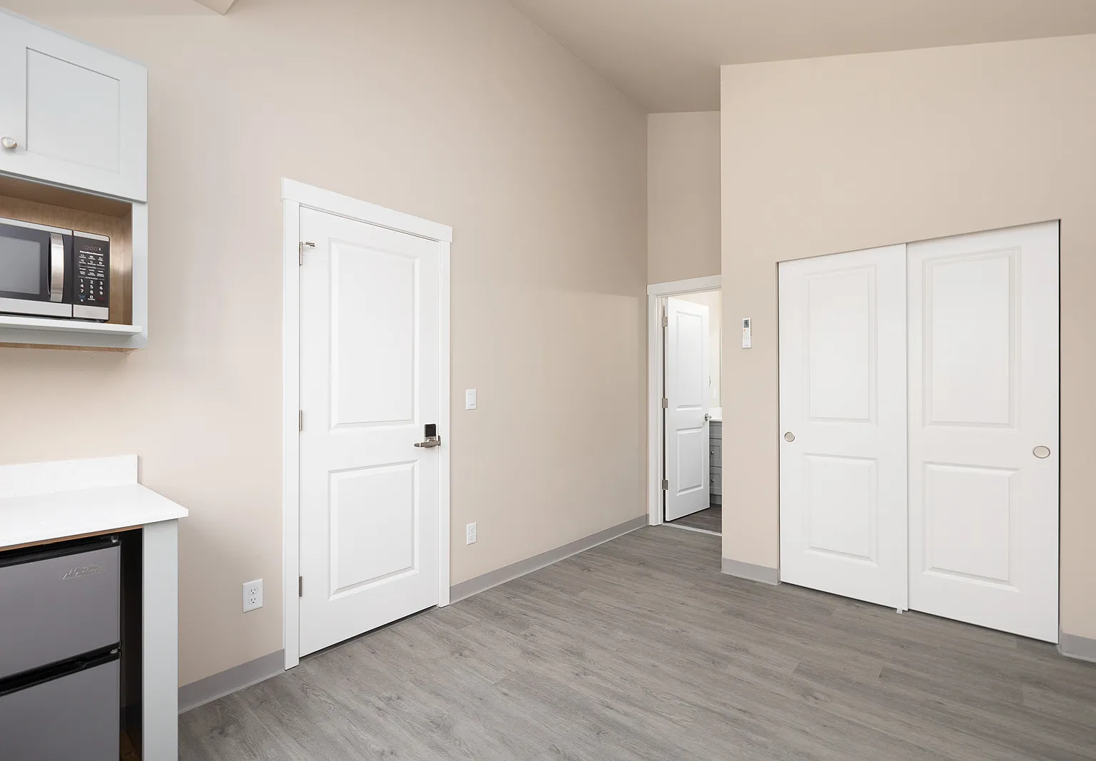 5 bed, 1500 sqft, $1,200 — Photo 3