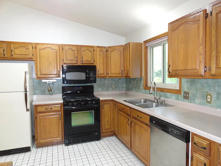 503 24th St SW — Photo 8