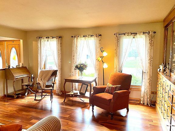 5th image of 602 Thomas Dr