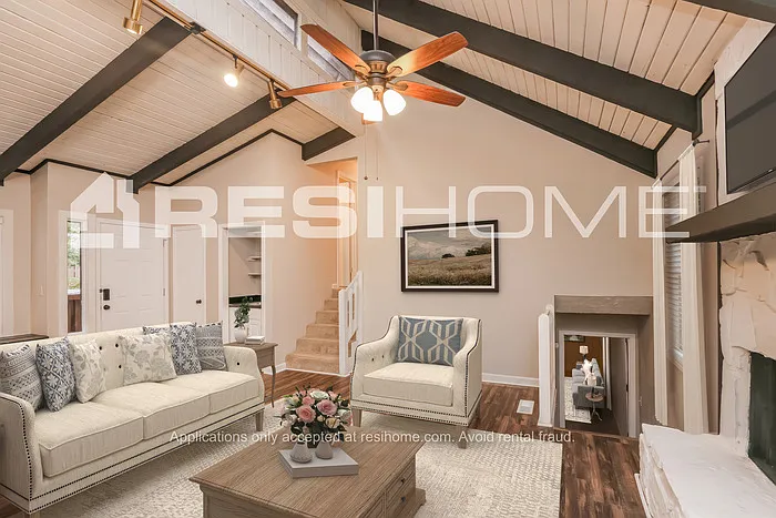5 bed, 3.0 bath, 2458 sqft, $2,795 — Photo 3