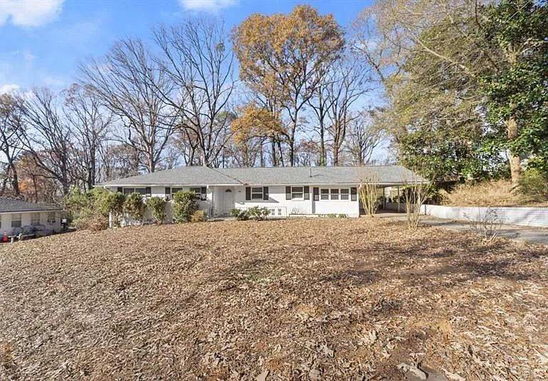 2352 Elmwood Cir SE — Photo 44
