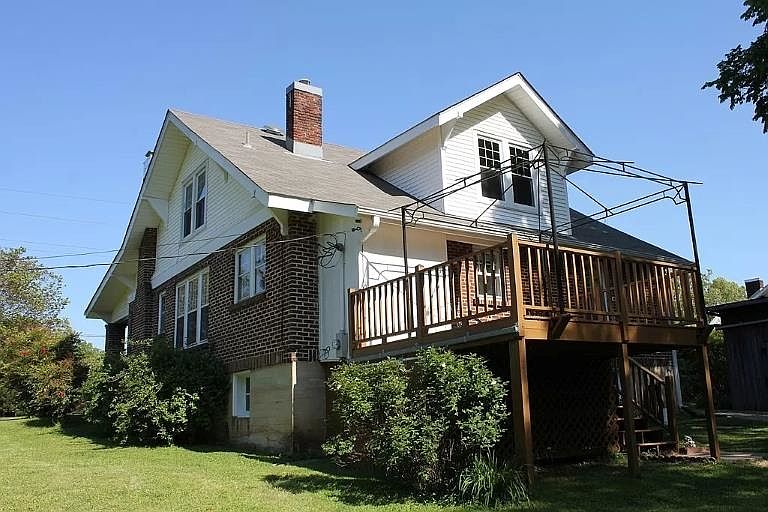 1st image of 2427 Chisholm Rd