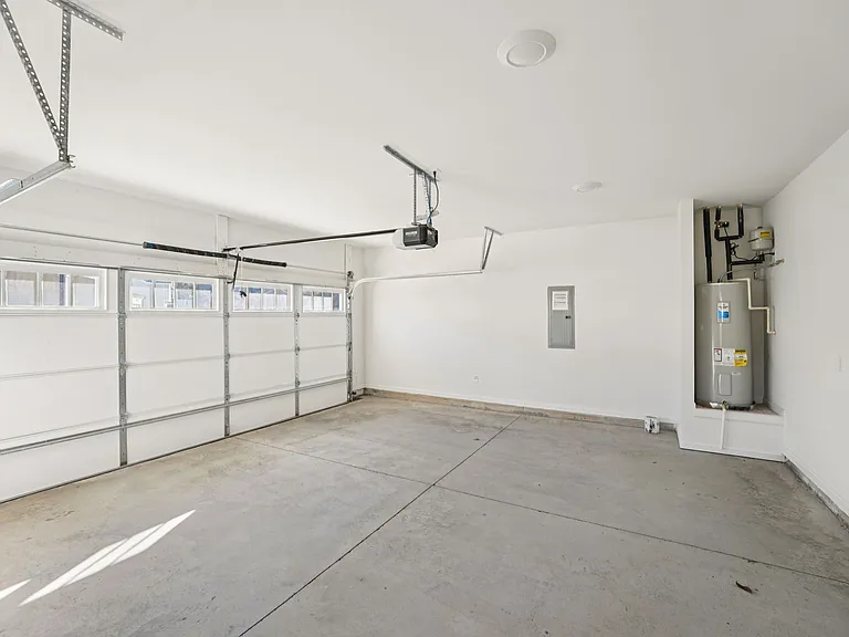 Quinn Residences at Dorchester Place — Photo 232