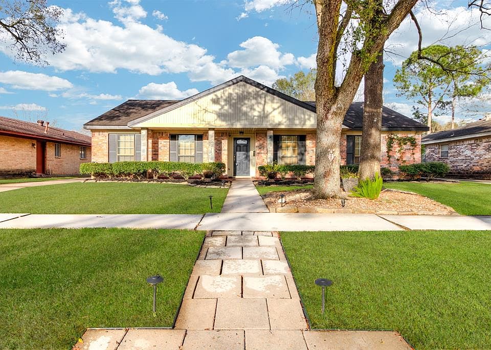1st image of 15315 Cobre Valley Dr