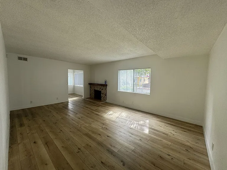 2535 Kansas Ave — Photo 30