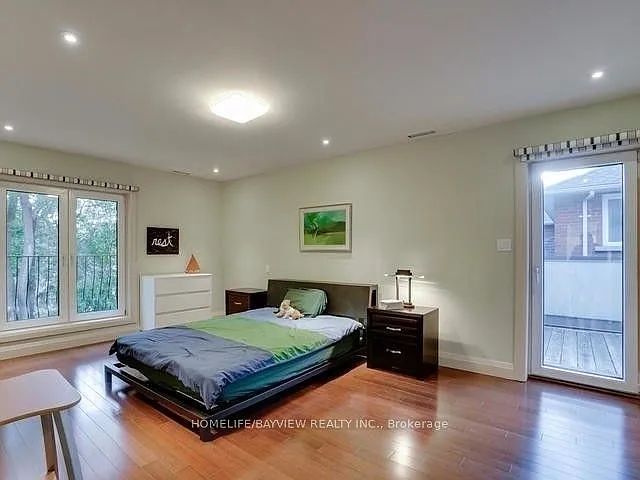45 Aldershot Cres — Photo 13