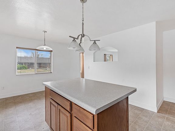 5th image of 633 N Placer Ct
