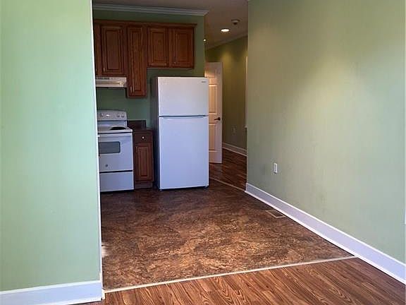 4th image of 9234-36 Apple St