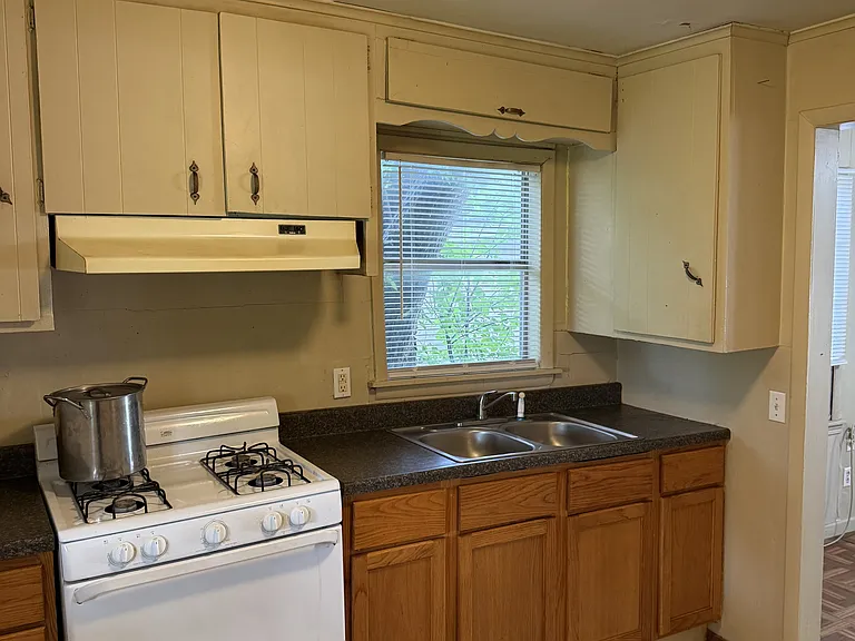 2134 N Norfolk Ave — Photo 11