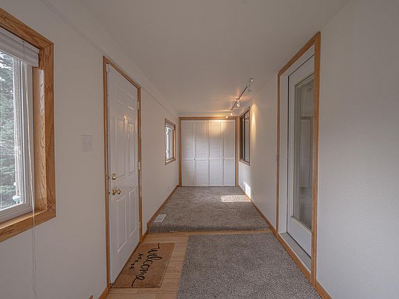 2nd image of 1112 S Newton St