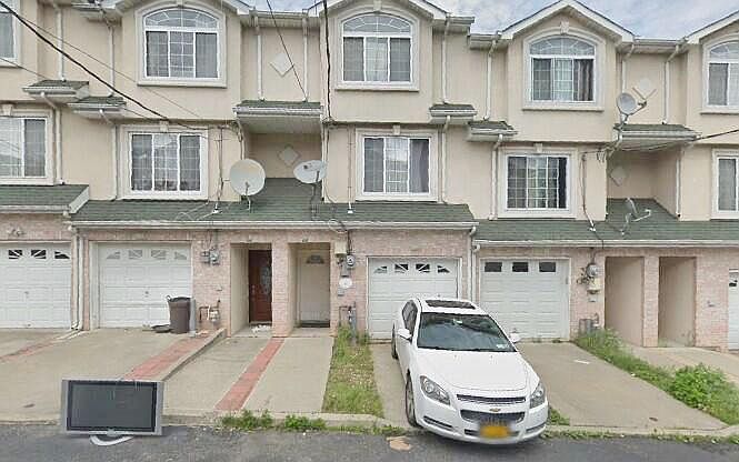 1st image of 68 Merivale Ln