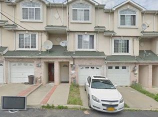 68 Merivale Ln, Staten Island, NY 10304