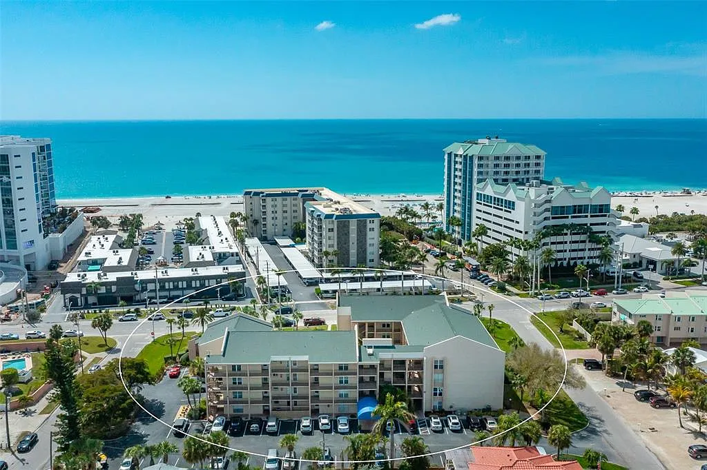 1 bed, 1.0 bath, 756 sqft, $3,250 — Photo 1