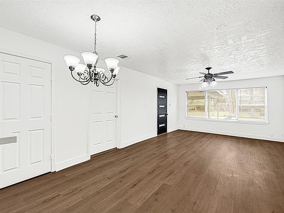 5th image of 4215 E Ln
