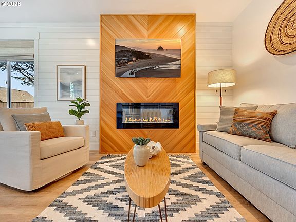 5th image of 115 W Surfcrest Ave