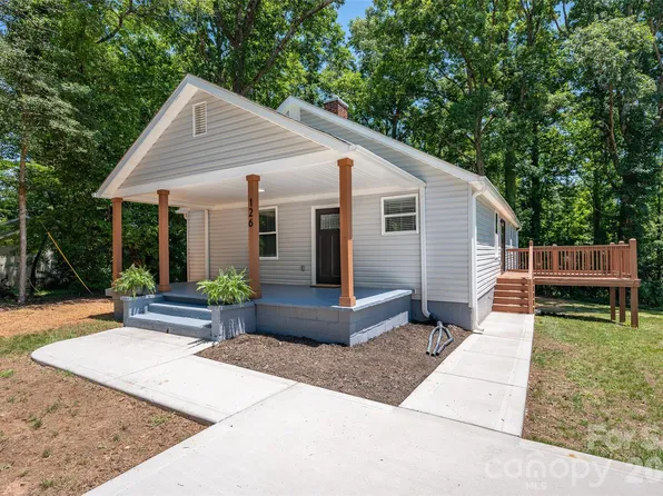 126 39th Avenue Ct NW, Hickory, NC 28601
