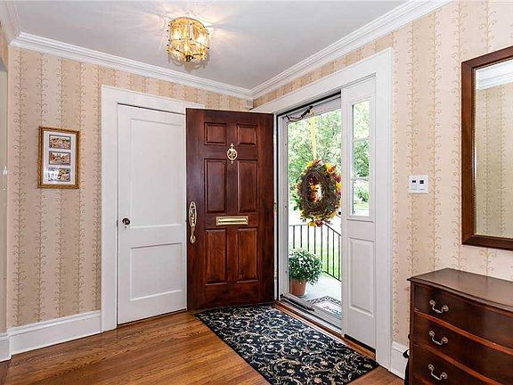 2nd image of 106 Chestnut St