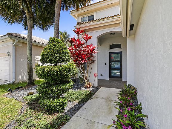 5th image of 6878 NW 33rd Street