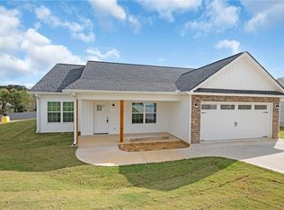 419 Lakecrest Cir SW, Calhoun, GA 30701