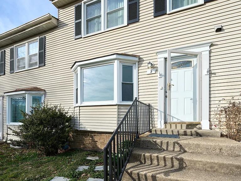 5 Briarstone Ln — Photo 2