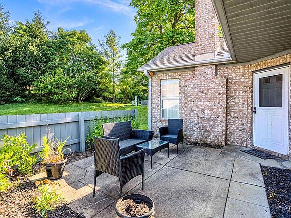 3rd image of 338 Villa Oaks Ln