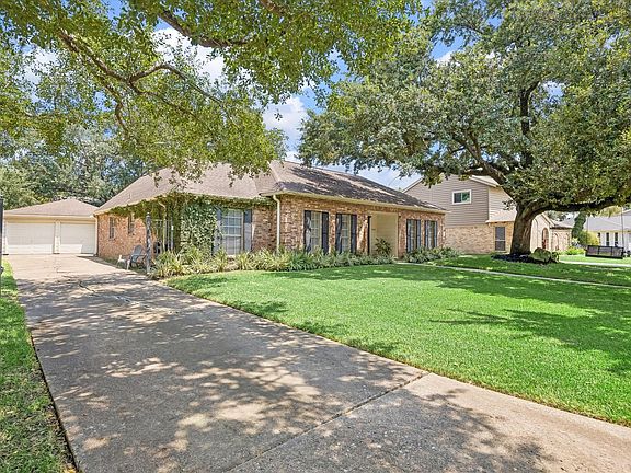 2nd image of 11010 Overbrook Ln