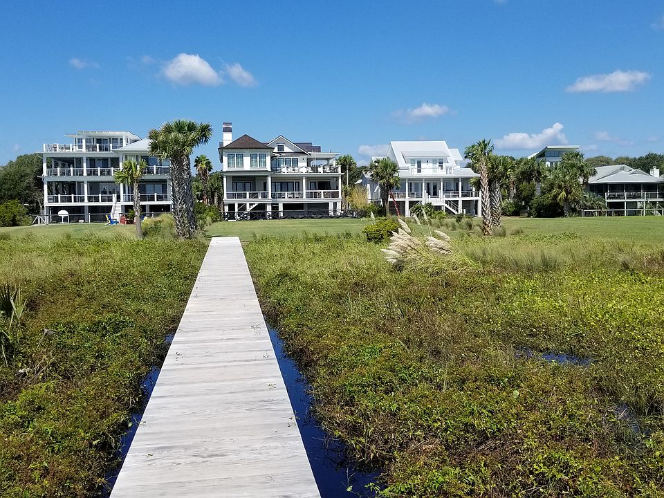2nd image of 2402 Palm Blvd