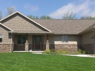 4800 W Corsican Pine Dr, Appleton, WI 54913