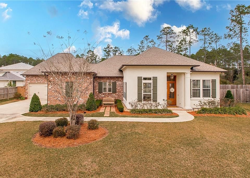 1st image of 256 Chateau Papillion