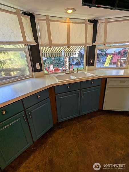 5th image of 1708 S Evans Street