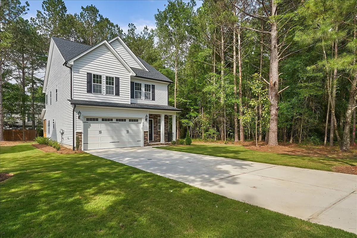 Front yard and play area - 835 Blue Bird Dr