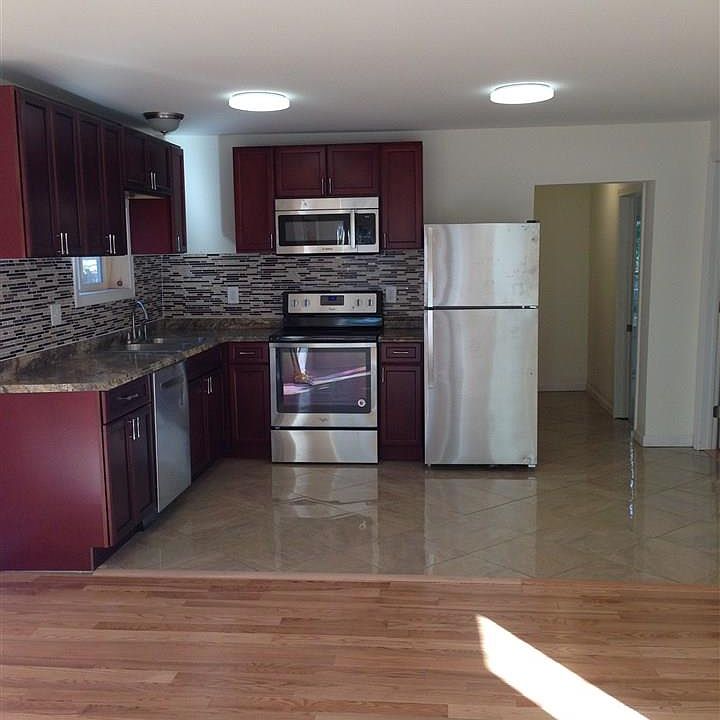 1st image of 54 Bush St