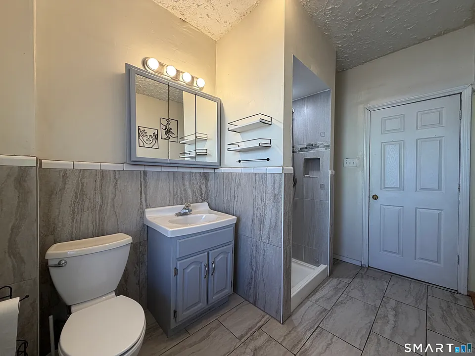 468 Noble Ave