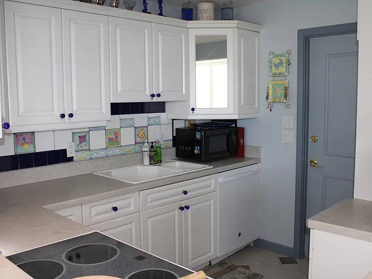 630 Ocean Dr #215 — Photo 9