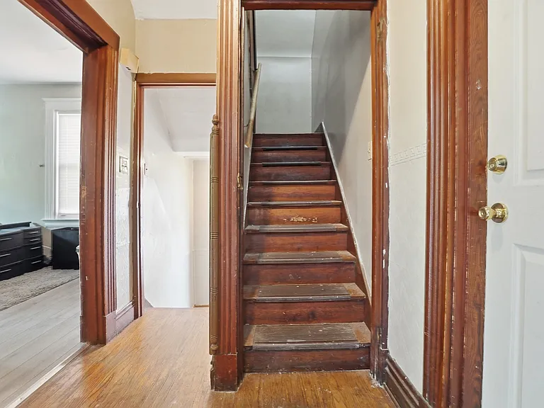 2661 Bellevue Ave — Photo 26