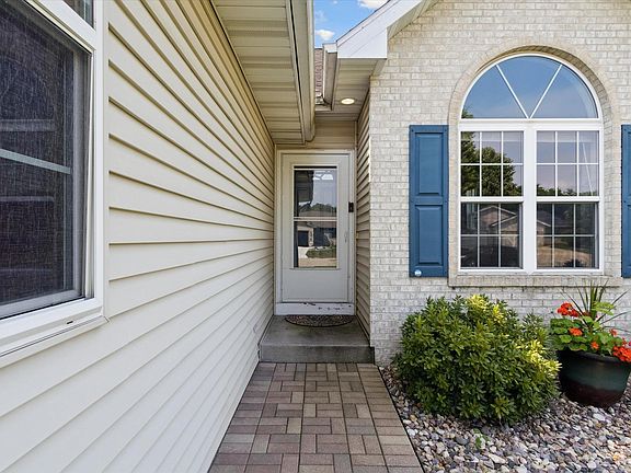 5th image of 3534 Sheffield Dr #1