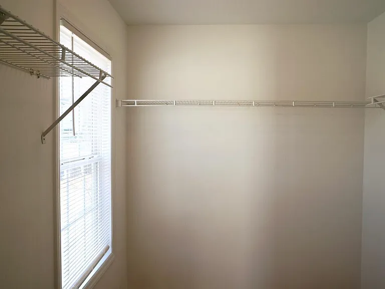 2803 Warren St — Photo 11