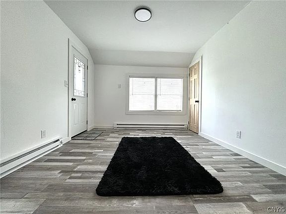 4th image of 8622 Aitken Ave #3