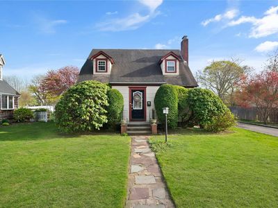 100 East Roe Boulevard, Patchogue, NY, 11772